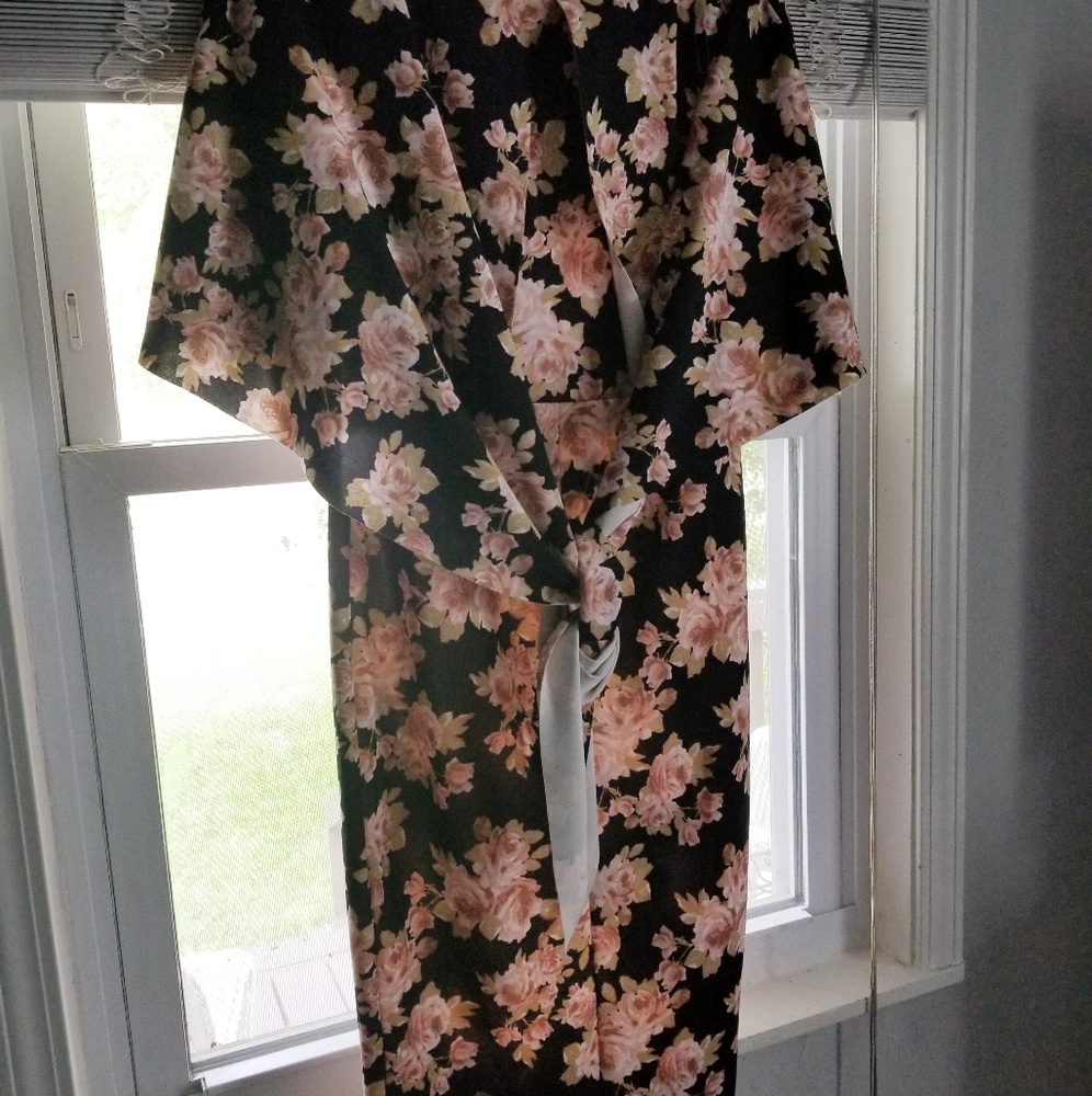 Dress - Picture 3 of 4